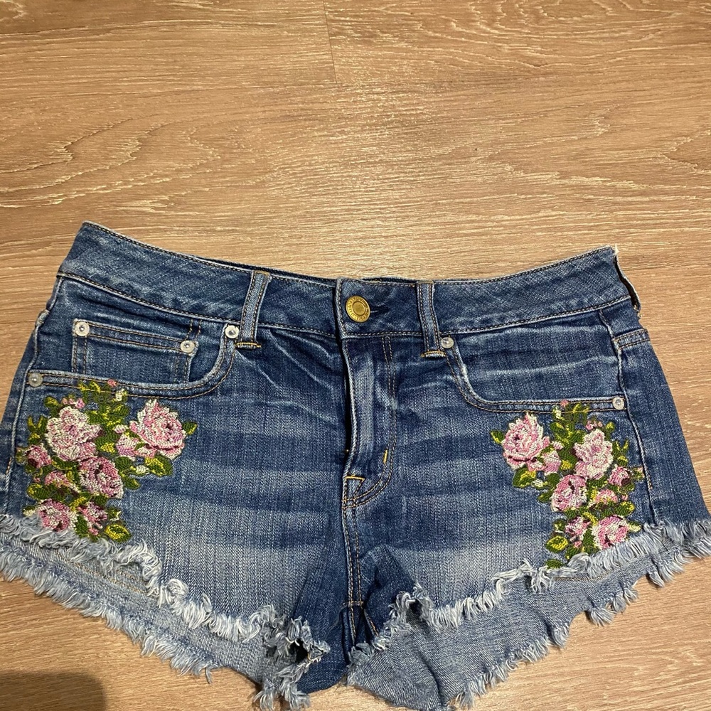 American Eagle Floral Embroidered Shorts